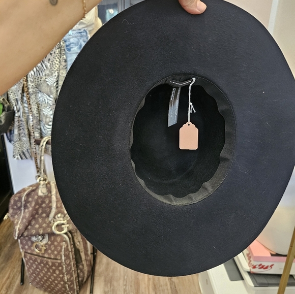 Hat, wool, navy, accessories, girly, casual , travel, beach, vacation - Picture 6 of 7